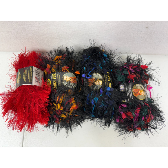 Lion Brand Yarn Fun/Fancy Fur Lot Of 4 Skeins‎ - Picture 1 of 7